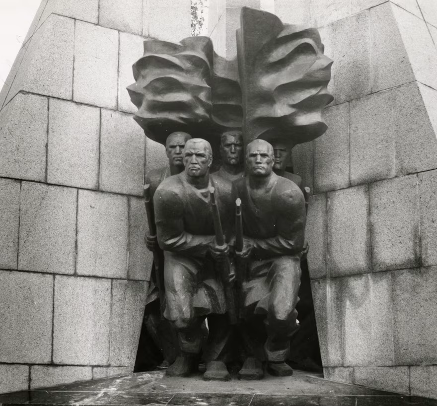 Julgeoleku imperatiiv: 1918 &ndash; 1924 &ndash; 1934